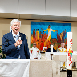 Weihe Altarbild AKH / Erzdiözese Wien/ Schönlaub, Stephan Schönlaub