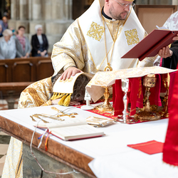 Priesterweihe Byzantinischer Ritus im Stephansdom / Erzdiözese Wien/ Schönlaub