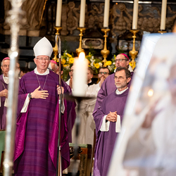 Stephansdom: Österreich nahm Abschied von Papst Franziskus / Erzdiözese Wien/ Schönlaub, Stephan Schönlaub Stephansdom: Österreich nahm Abschied von Papst Franziskus