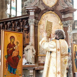 Priesterweihe Byzantinischer Ritus im Stephansdom / Erzdiözese Wien/ Schönlaub